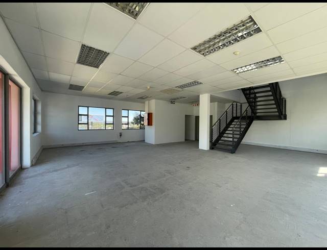 236M² RETAIL TO LET IN BRYANSTON